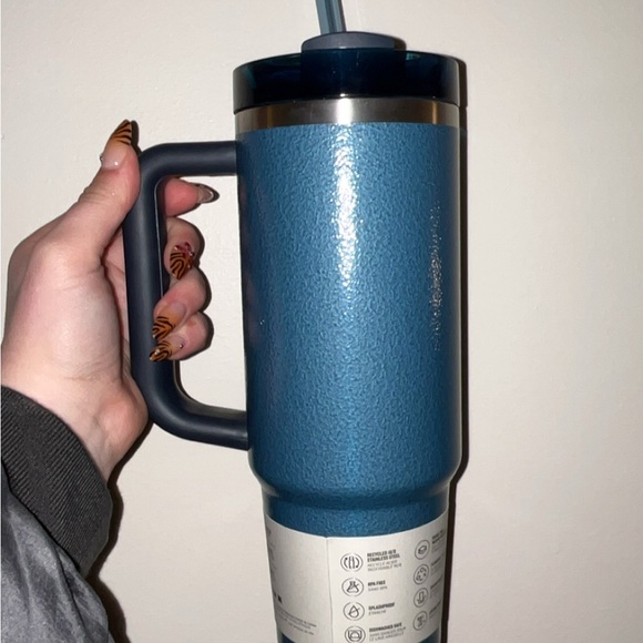Stanley Teal Quencher H2.0 Tumbler - Picture 2 of 5